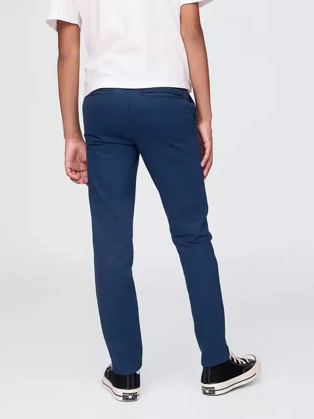 Pantalones caqui ajustados de uniforme para niños