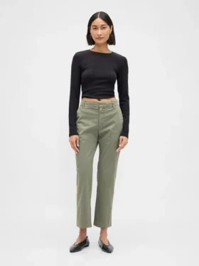 Pantalones caqui de talle medio