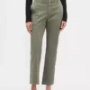 Pantalones caqui de talle medio