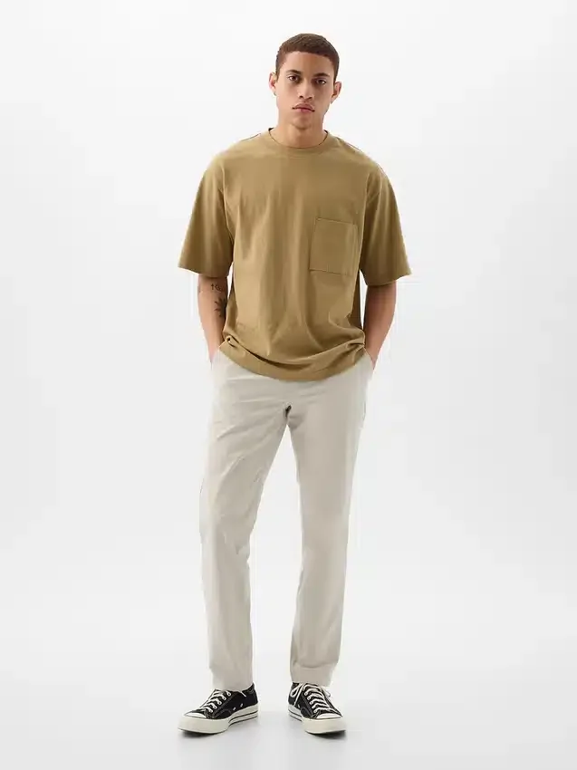 Pantalones caqui híbridos ajustados