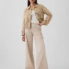 Pantalones caqui holgados de estilo cargo de talle medio