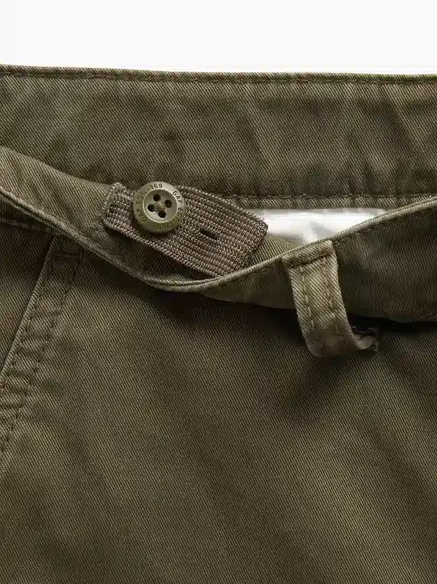 Pantalones caqui holgados de estilo moderno para niños