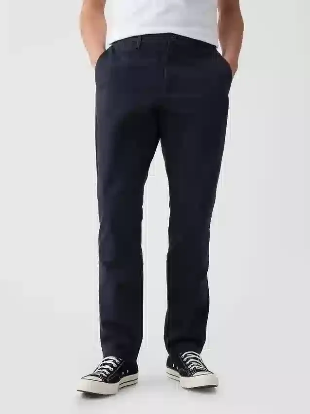 Pantalones caqui modernos de corte cónico