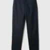 Pantalones caqui modernos de corte cónico