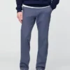 Pantalones caqui rectos modernos