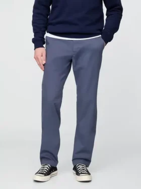 Pantalones caqui rectos modernos