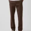 Pantalones caqui rectos modernos