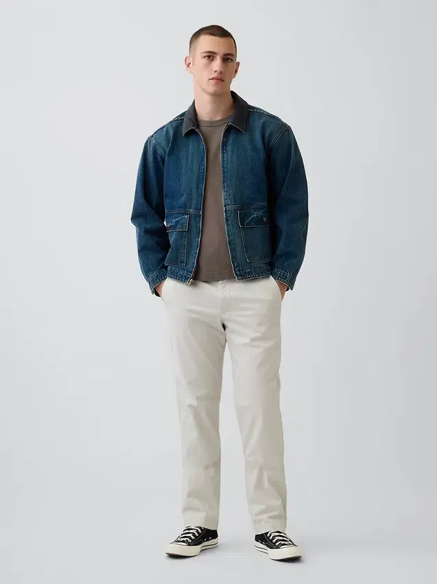 Pantalones caqui rectos modernos