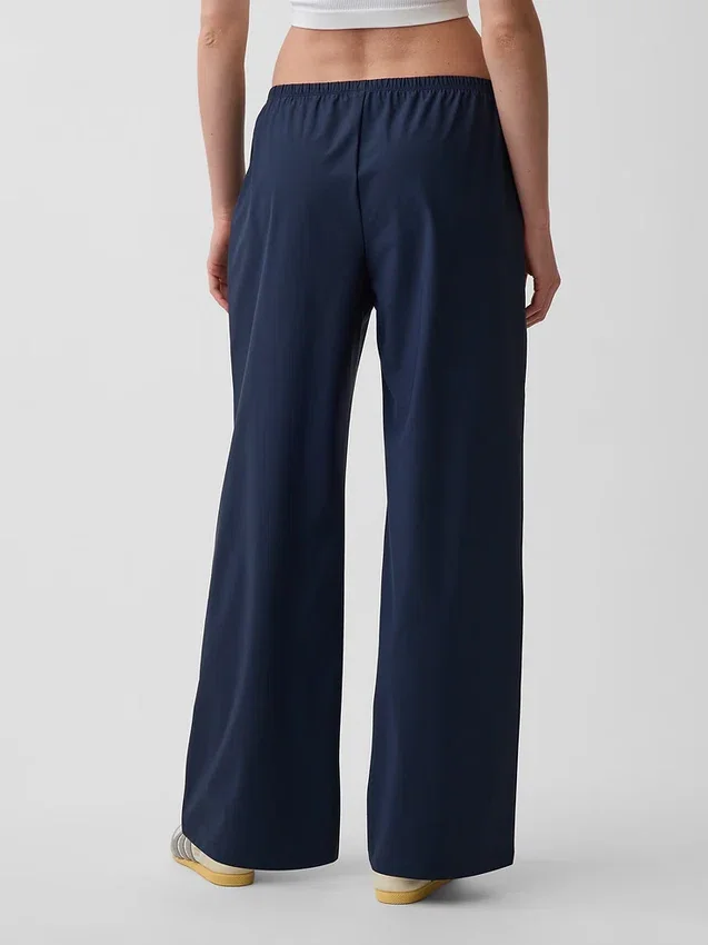 Pantalones cómodos de talle bajo GapFit Tech