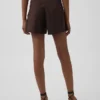 Pantalones cortos de mezcla de lino de tiro medio de 4"