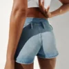 Pantalones cortos de mezclilla de talle bajo de 3"