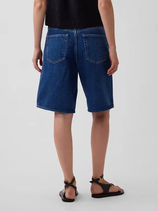 Pantalones cortos de mezclilla de talle medio y corte largo
