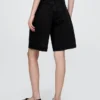Pantalones cortos de mezclilla de talle medio y corte largo de 11"