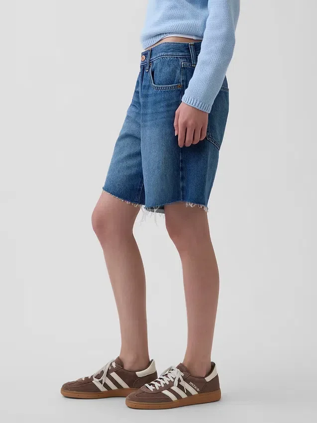 Pantalones cortos de mezclilla holgados de talle medio de 8"