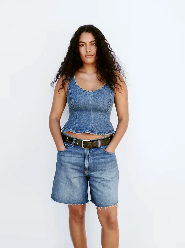 Pantalones cortos de mezclilla holgados de talle medio de 8"