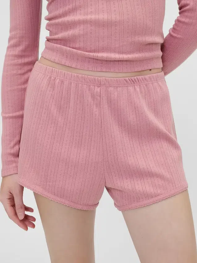 Pantalones cortos de pijama de punto Pointelle de GAP × Summer Fridays