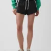 Pantalones cortos deportivos de 2.5"