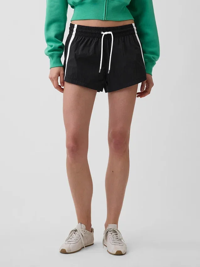 Pantalones cortos deportivos de 2.5"