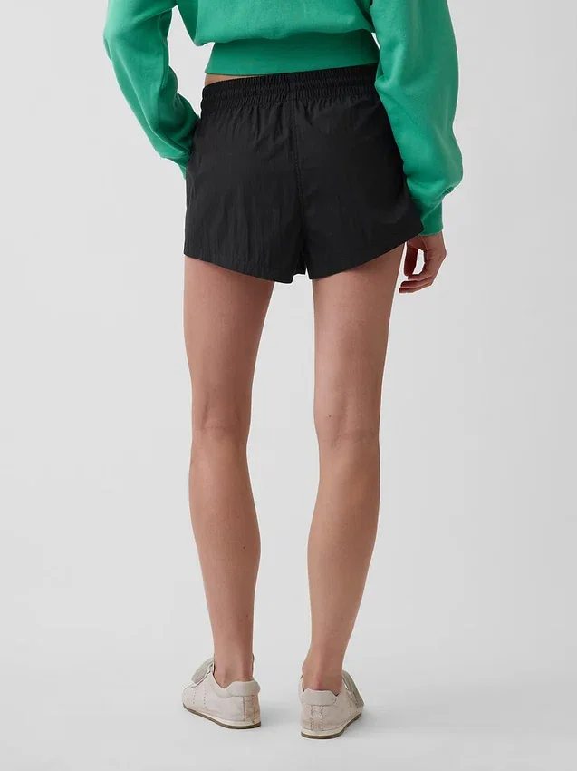 Pantalones cortos deportivos de 2.5"