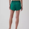 Pantalones cortos deportivos de 2.5"
