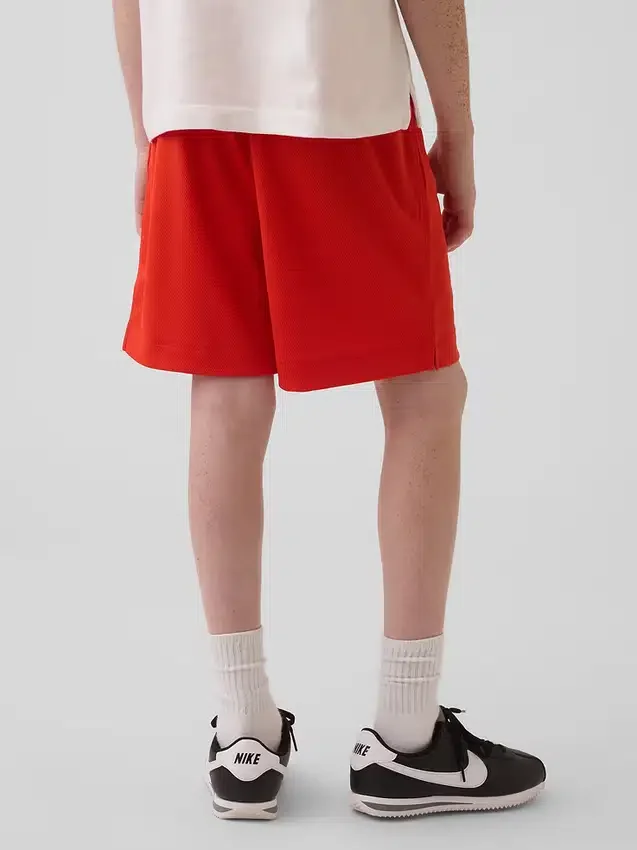 Pantalones cortos GapFit de malla reciclada de 6" para niños