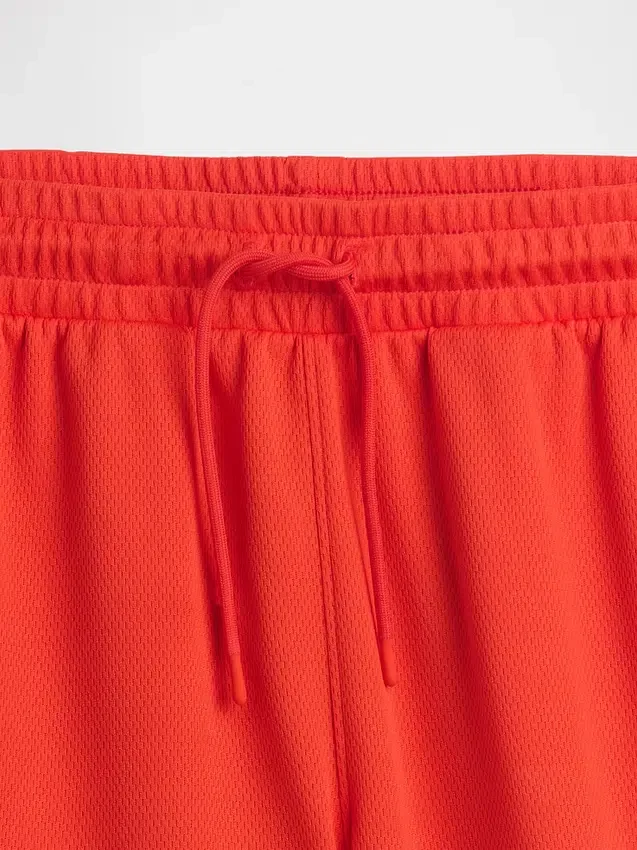 Pantalones cortos GapFit de malla reciclada de 6" para niños