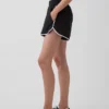 Pantalones cortos GapFit Tech de talle alto