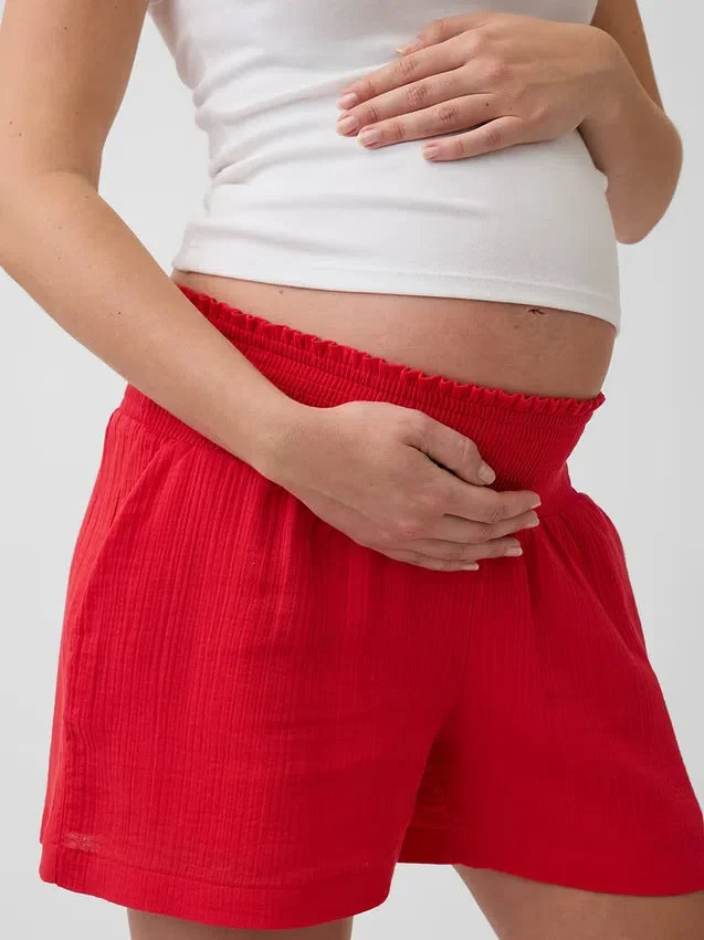 Pantalones cortos premamá fáciles de poner por debajo del vientre