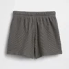 Pantalones cortos tipo waffle sin cordón para bebés y niños pequeños