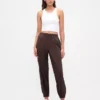 Pantalones de jogging GapFit Tech de talle alto con cremallera en el dobladillo