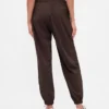 Pantalones de jogging GapFit Tech de talle alto con cremallera en el dobladillo