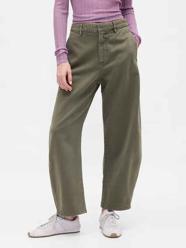 Pantalones de talle medio de sarga con corte de barril
