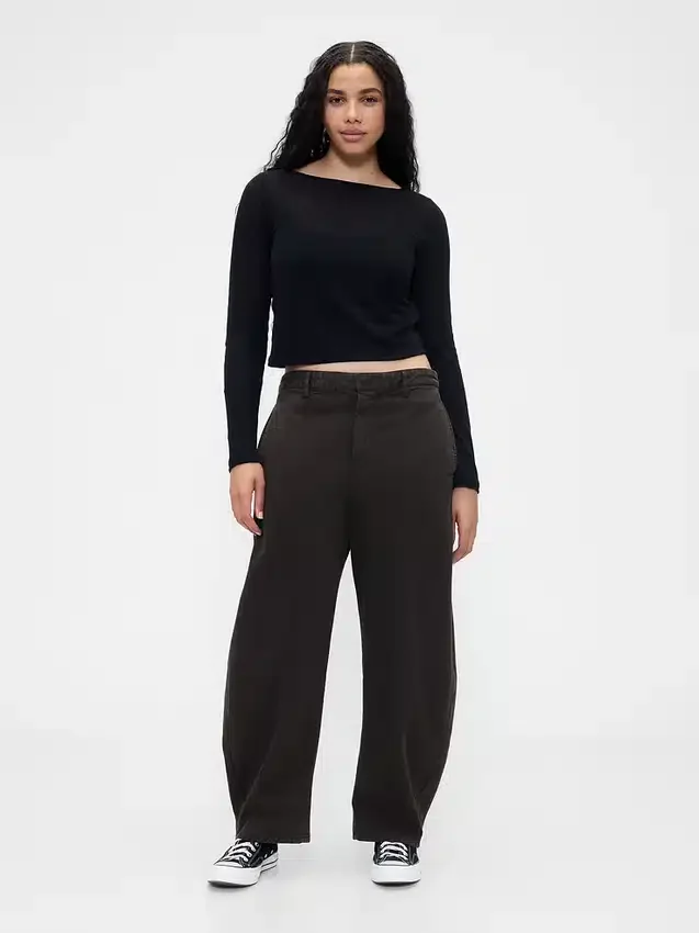 Pantalones de talle medio de sarga con corte de barril