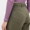 Pantalones de talle medio de sarga con corte de barril