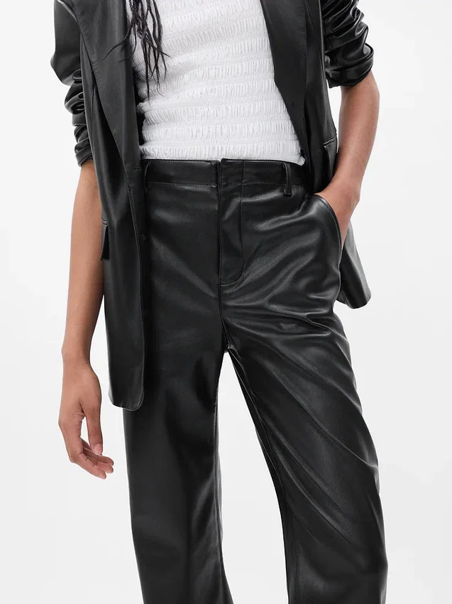 Pantalones holgados de cuero vegano de talle medio