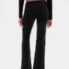 Pantalones largos y ajustados de pana de talle bajo