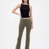 Pantalones largos y ajustados de sarga de talle bajo