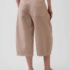 Pantalones tipo culotte de talle medio con cinturón