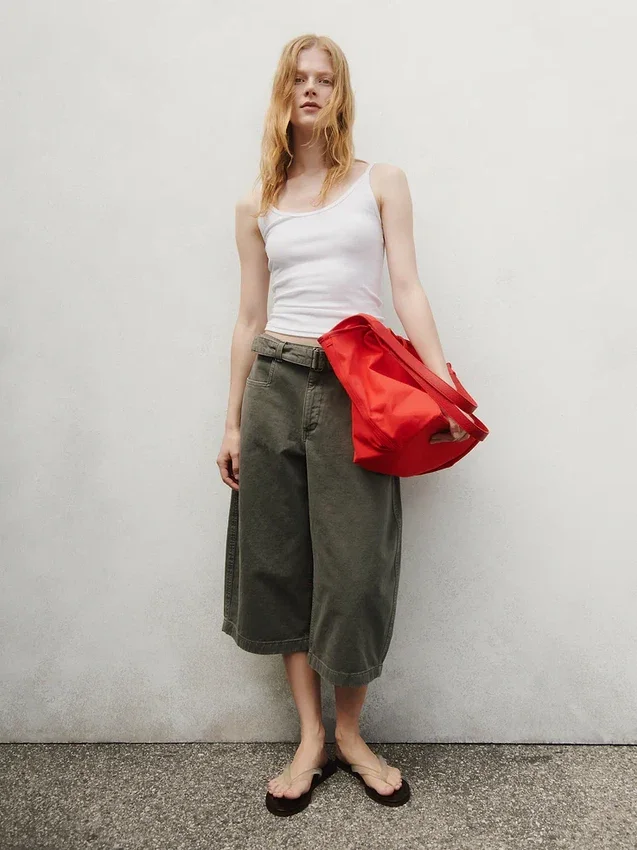 Pantalones tipo culotte de talle medio con cinturón