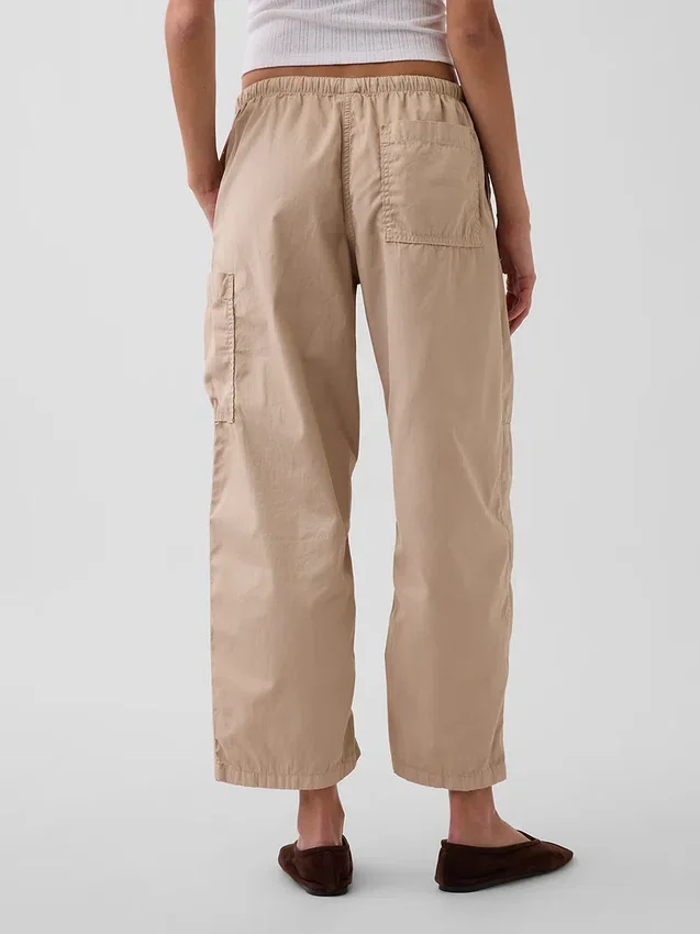 Pantalones utilitarios de sarga de talle medio con corte de barril
