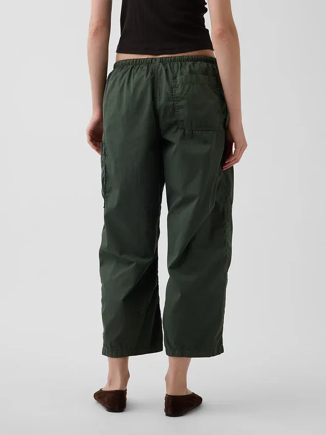 Pantalones utilitarios de sarga de talle medio con corte de barril