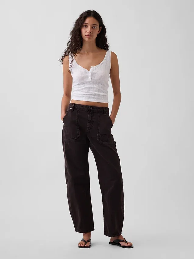 Pantalones utilitarios de talle medio hasta el tobillo