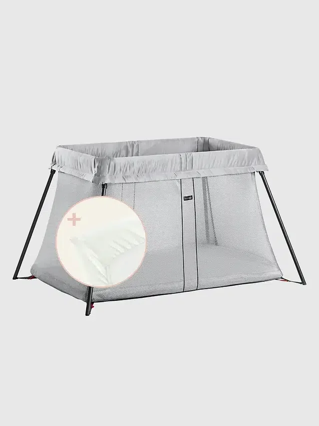 Paquete de cuna de viaje Babybjorn Light y sábana ajustable