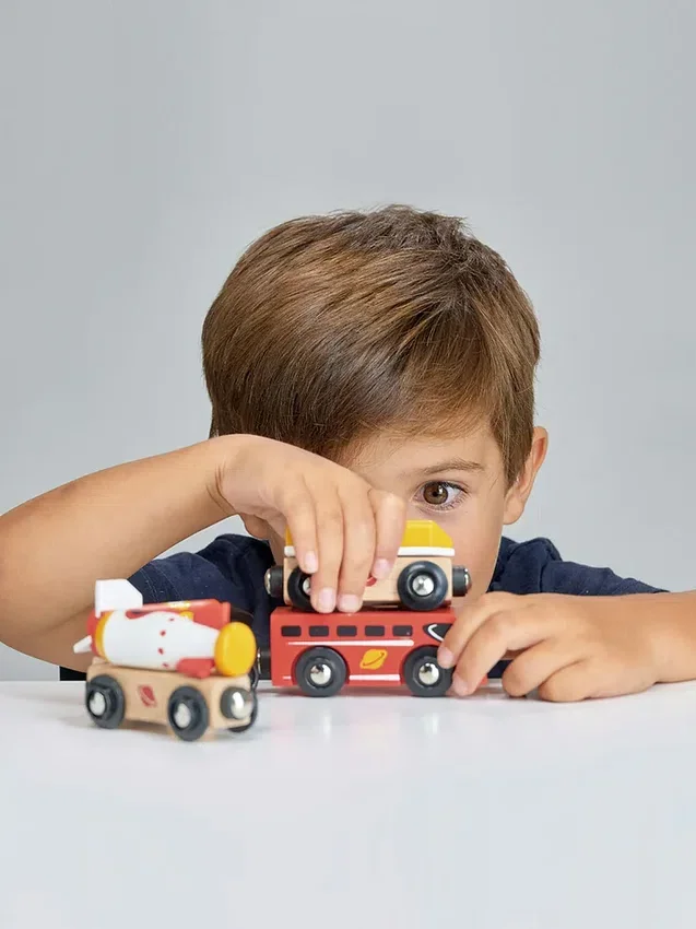 Paquete de juguetes para niños pequeños «Adventure Trains»
