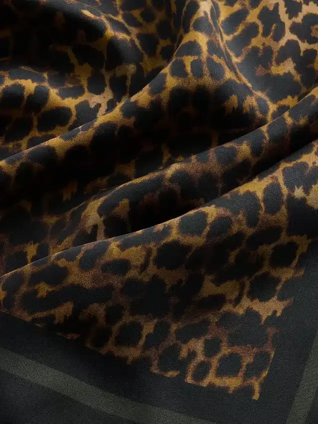 Pañuelo de seda 100 %