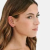 Pendientes con cierre de rosca «Tiny Classic Flower» de Pierced Co