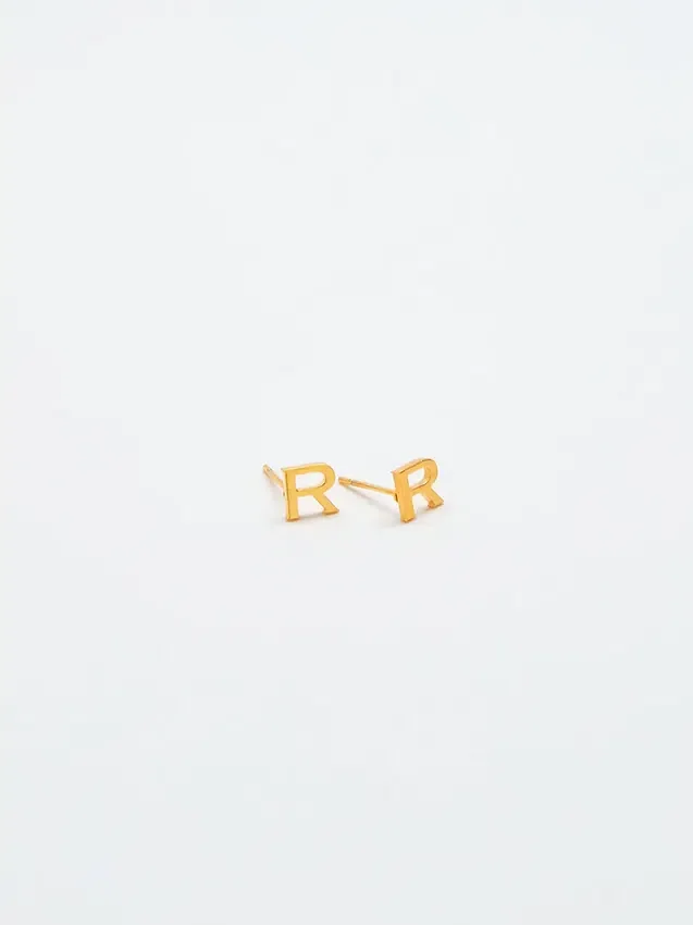 Pendientes con iniciales de oro de Admiral Row