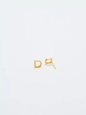 Pendientes con iniciales de oro de Admiral Row