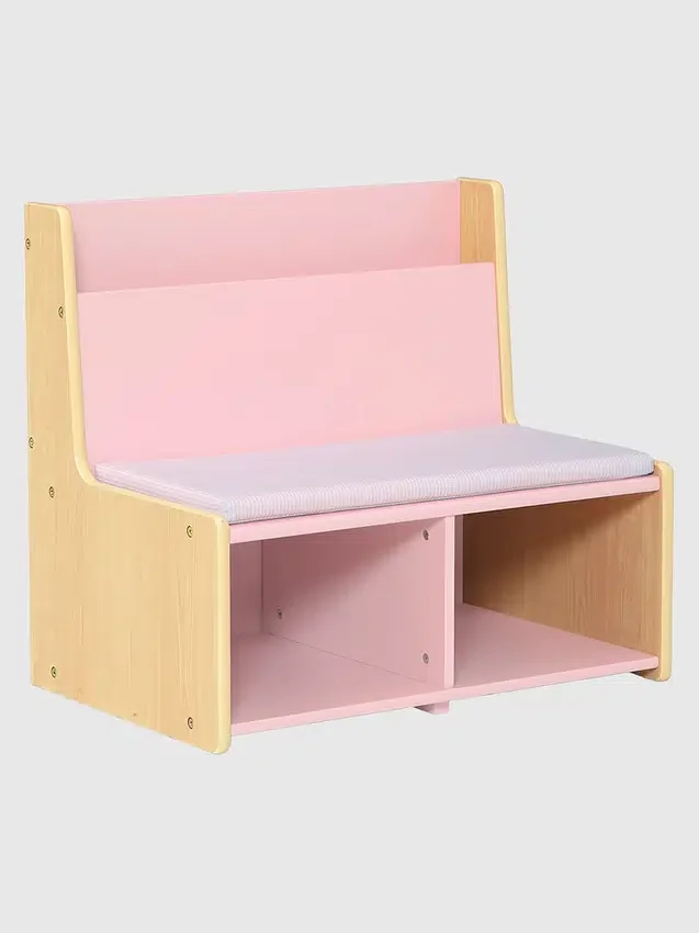 Rincón de lectura para niños pequeños con banco acolchado