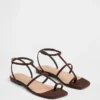 Sandalias con correa en T de gamuza vegana